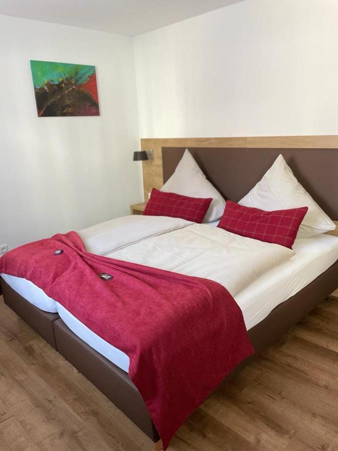 Landgasthaus Zur Linde Pleiskirchen Экстерьер фото