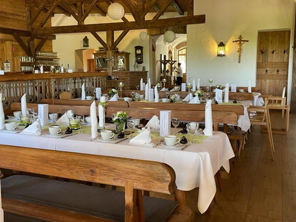 Landgasthaus Zur Linde Pleiskirchen Экстерьер фото