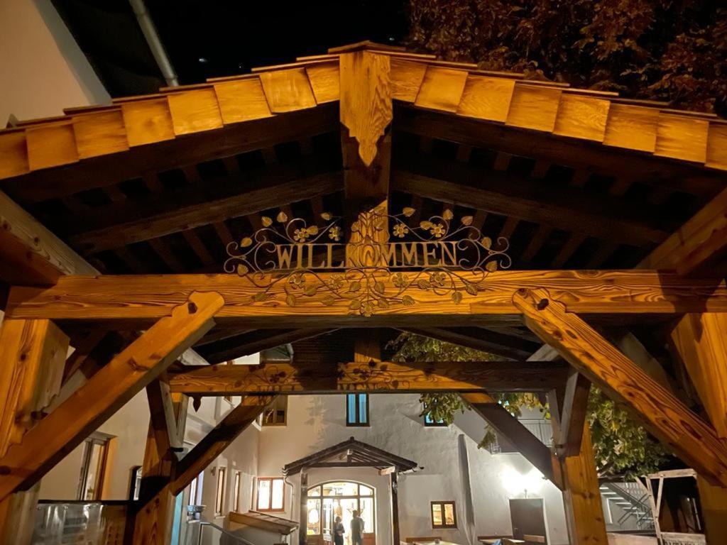 Landgasthaus Zur Linde Pleiskirchen Экстерьер фото